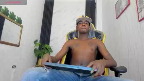 Snapshot of felow_fex chatting on 09/08/25, 09:03 F E L O W online show from 09/08/25, 09:03