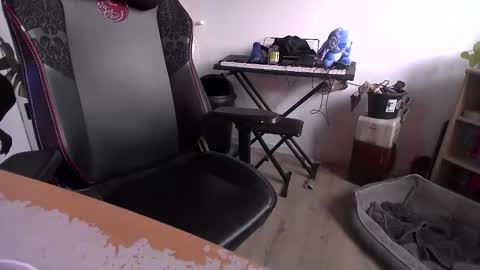 fem_alice_louis_dom online show from 04/01/26, 06:16