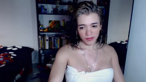 Snapshot of fem_boy6 chatting on 01/20/25, 07:25 fem_boy6 online show from 01/20/25, 07:25