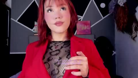 fem_boy6 online show from 11/17/25, 11:10