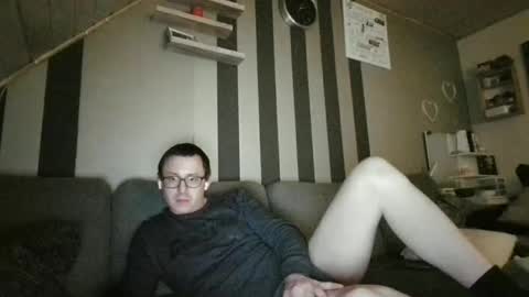 femalefeetlover689517 online show from 05/02/26, 12:04
