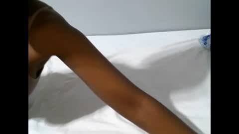 Snapshot of femaqueen chatting on 02/19/25, 06:43 Navil online show from 02/19/25, 06:43
