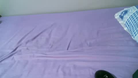 Snapshot of femaqueen chatting on 03/12/25, 05:28 Navil online show from 03/12/25, 05:28