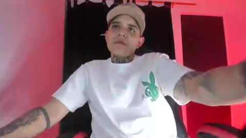 Snapshot of femboy666sixx_ chatting on 12/23/24, 04:44 GABY666 online show from 12/23/24, 04:44