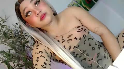 Snapshot of femboy_veronica chatting on 05/10/26, 11:37 femboy_veronica online show from 05/10/26, 11:37