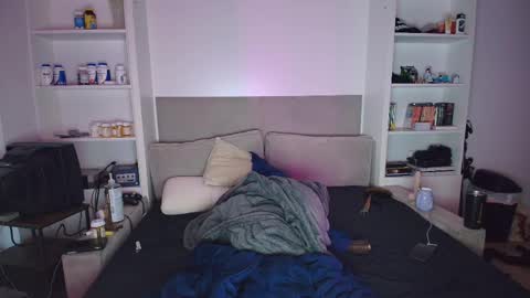 femboyflowers online show from 05/18/26, 01:24