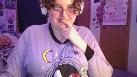 Snapshot of femcelsam chatting on 04/06/26, 04:46 femcelsam online show from 04/06/26, 04:46