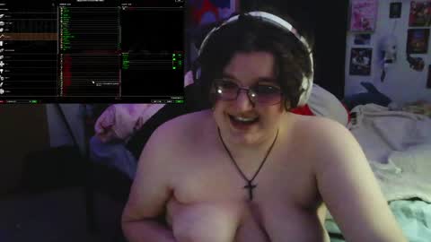 Snapshot of femcelsam chatting on 04/15/26, 04:30 femcelsam online show from 04/15/26, 04:30