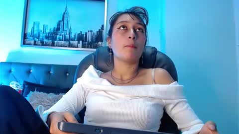 Snapshot of fenixx_19 chatting on 02/27/26, 11:32 Fenix online show from 02/27/26, 11:32