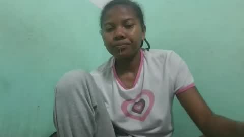 Snapshot of fenou122745 chatting on 11/24/25, 08:19 fenou122745 online show from 11/24/25, 08:19