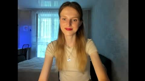 Snapshot of feralberry_dina chatting on 07/06/26, 09:39 Dana online show from 07/06/26, 09:39