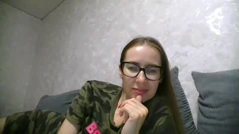 Snapshot of feraliss chatting on 07/27/26, 09:00 feraliss online show from 07/27/26, 09:00