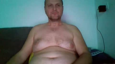 Snapshot of ferkooo111 chatting on 10/11/25, 03:39 Dorotheo online show from 10/11/25, 03:39