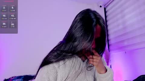 fernanda_liie_ online show from 09/18/25, 12:40