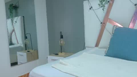 FERNANDA BROWN  online show from 07/05/26, 12:01