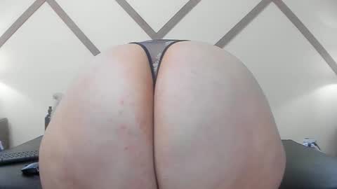 Fernandaclar online show from 04/08/26, 12:49