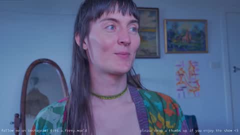 Snapshot of fernydew chatting on 03/01/25, 01:11 Fern next stream 430pm Monday PST online show from 03/01/25, 01:11