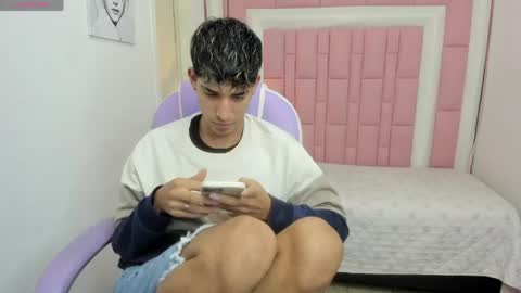 FER PHOENIX online show from 04/15/26, 03:35