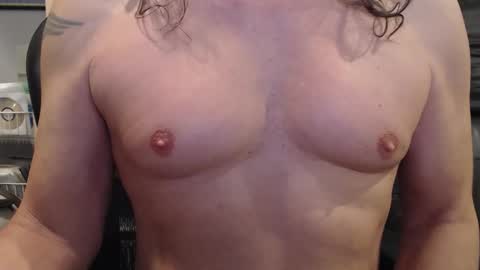 Snapshot of fetish_man666 chatting on 11/26/25, 02:40 FetishMan online show from 11/26/25, 02:40