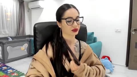 Snapshot of fetishcatalea chatting on 01/15/25, 08:58 Catalea DM online show from 01/15/25, 08:58