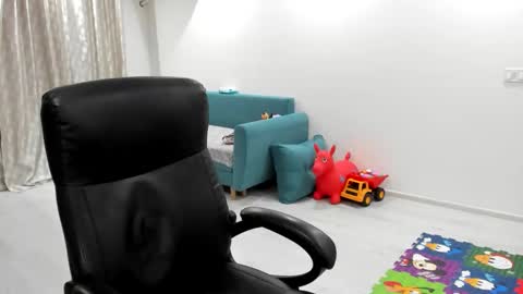 Snapshot of fetishcatalea chatting on 09/14/25, 06:29 Catalea DM online show from 09/14/25, 06:29