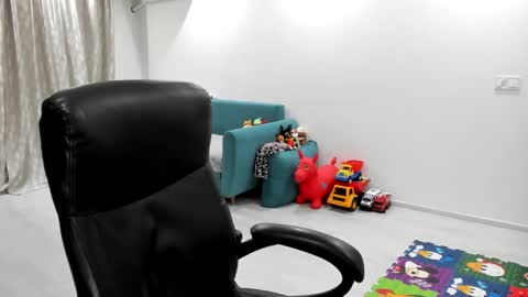 Snapshot of fetishcatalea chatting on 09/30/25, 06:57 Catalea DM online show from 09/30/25, 06:57