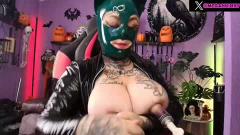 kinky Megan Draven online show from 10/13/25, 04:07