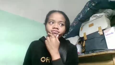 Snapshot of fetranialdy chatting on 09/15/25, 04:23 fetranialdy online show from 09/15/25, 04:23