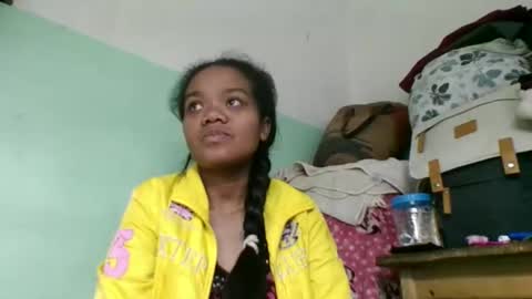 Snapshot of fetranialdy chatting on 09/28/25, 04:29 fetranialdy online show from 09/28/25, 04:29