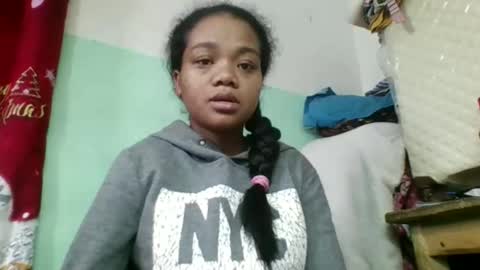 Snapshot of fetranialdy chatting on 11/18/25, 04:06 fetranialdy online show from 11/18/25, 04:06