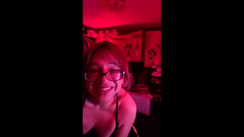 feynomenal_xo online show from 04/17/26, 02:36