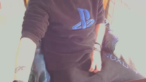 Snapshot of ffys2025 chatting on 01/12/25, 12:01 ffys2025 online show from 01/12/25, 12:01