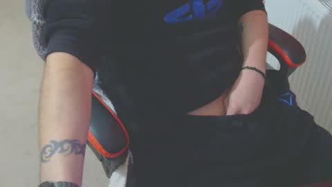 Snapshot of ffys2025 chatting on 09/25/25, 08:45 ffys2025 online show from 09/25/25, 08:45