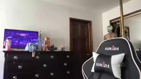 Snapshot of fgsammie chatting on 10/13/25, 07:03 fgsammie online show from 10/13/25, 07:03