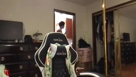 Snapshot of fgsammie chatting on 10/26/25, 04:51 fgsammie online show from 10/26/25, 04:51