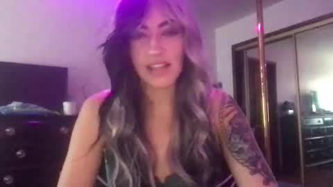 Snapshot of fgsammie chatting on 11/08/25, 10:52 fgsammie online show from 11/08/25, 10:52