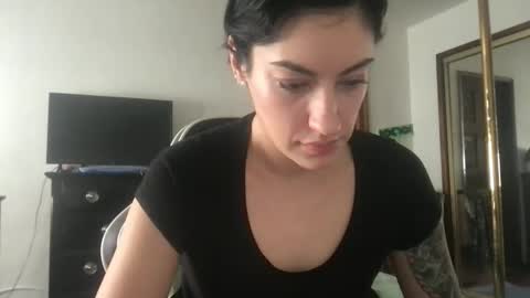 Snapshot of fgsammie chatting on 11/10/25, 08:19 fgsammie online show from 11/10/25, 08:19