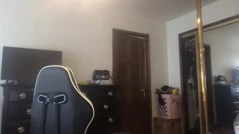 Snapshot of fgsammie chatting on 11/12/25, 09:25 fgsammie online show from 11/12/25, 09:25