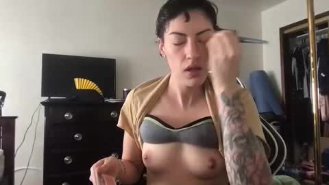 Snapshot of fgsammie chatting on 12/13/25, 07:53 fgsammie online show from 12/13/25, 07:53