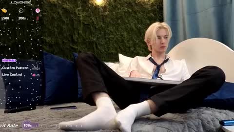 Thomas online show from 11/30/25, 07:51