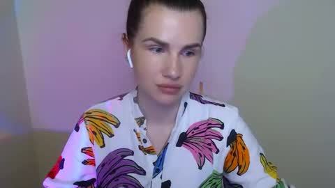 Mia online show from 07/02/26, 10:21