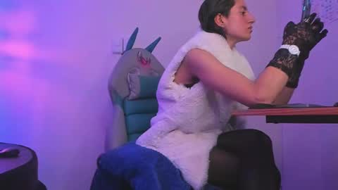   online show from 01/24/25, 03:13