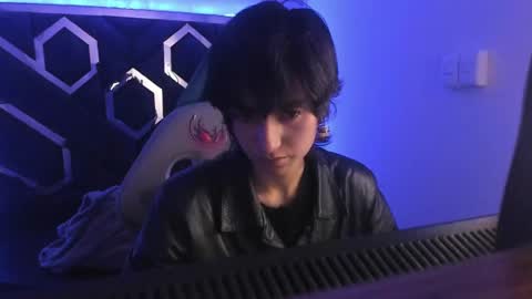   online show from 02/17/25, 11:44