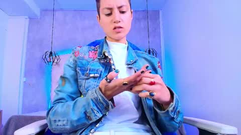   online show from 11/13/25, 12:04