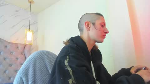   online show from 04/17/26, 12:41