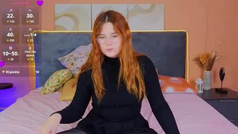 Snapshot of fiery_foxy chatting on 09/21/25, 04:03 Mabel online show from 09/21/25, 04:03