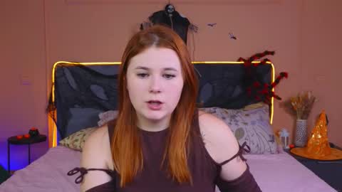 Snapshot of fiery_foxy chatting on 10/18/25, 04:15 Mabel online show from 10/18/25, 04:15