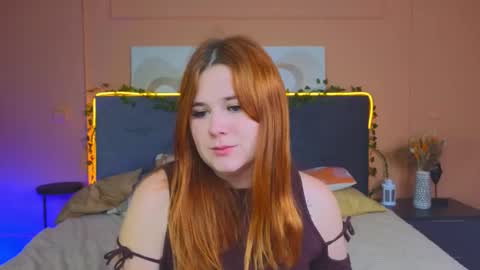 Snapshot of fiery_foxy chatting on 11/16/25, 04:18 Mabel online show from 11/16/25, 04:18