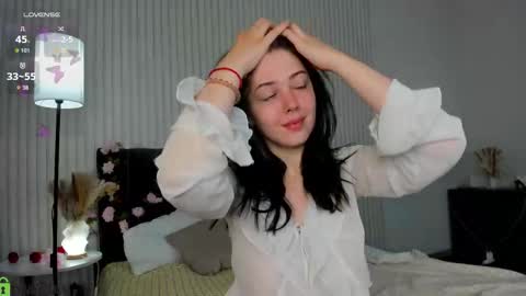 Snapshot of fieryfeline chatting on 09/18/25, 01:51 Filla online show from 09/18/25, 01:51