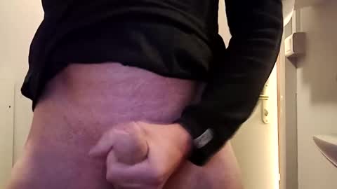 Snapshot of fifi010203 chatting on 10/28/25, 12:03 fifi010203 online show from 10/28/25, 12:03